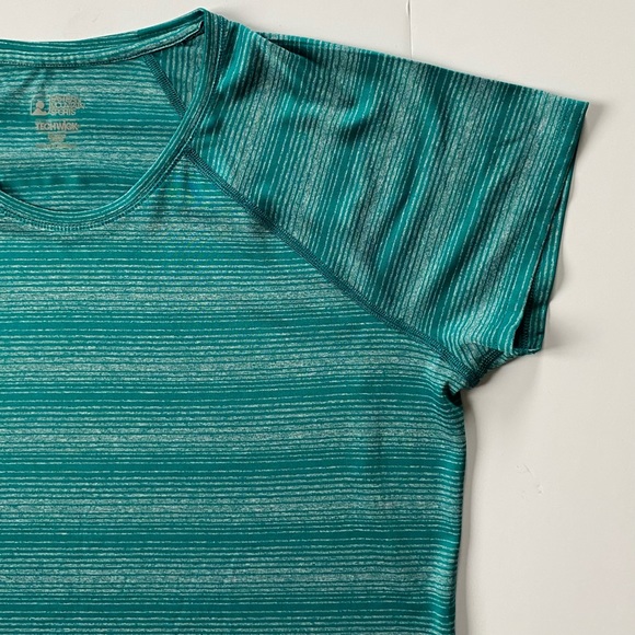 Eastern Mountain Sports Techwick Shirt Size Large Aqua Green Short Sleeve Sporty - Picture 2 of 14